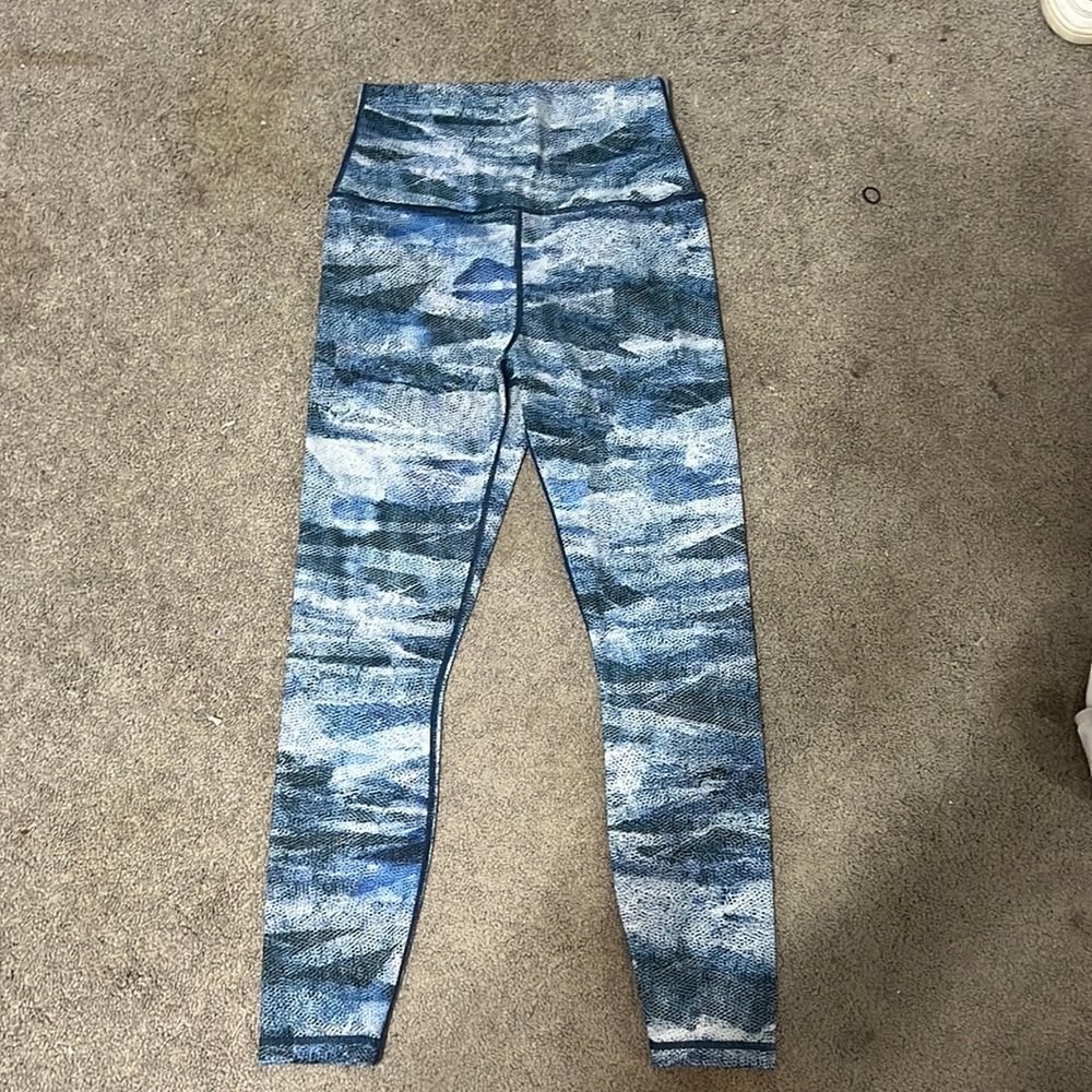 Blue leggings